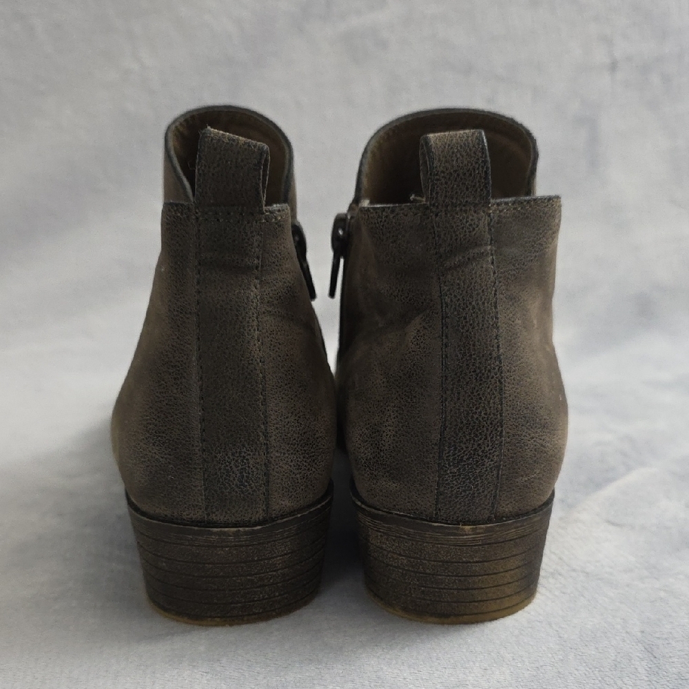 Hot Tomato Brown Ankle Booties Womens Size 8 Side Zip Low Heel Distressed Look - Picture 2 of 9